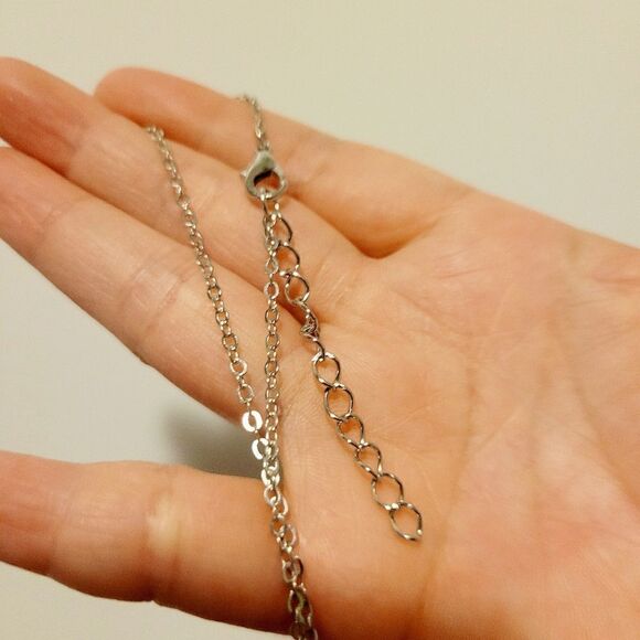 Brand new Hello Kitty Necklace - Picture 5 of 5